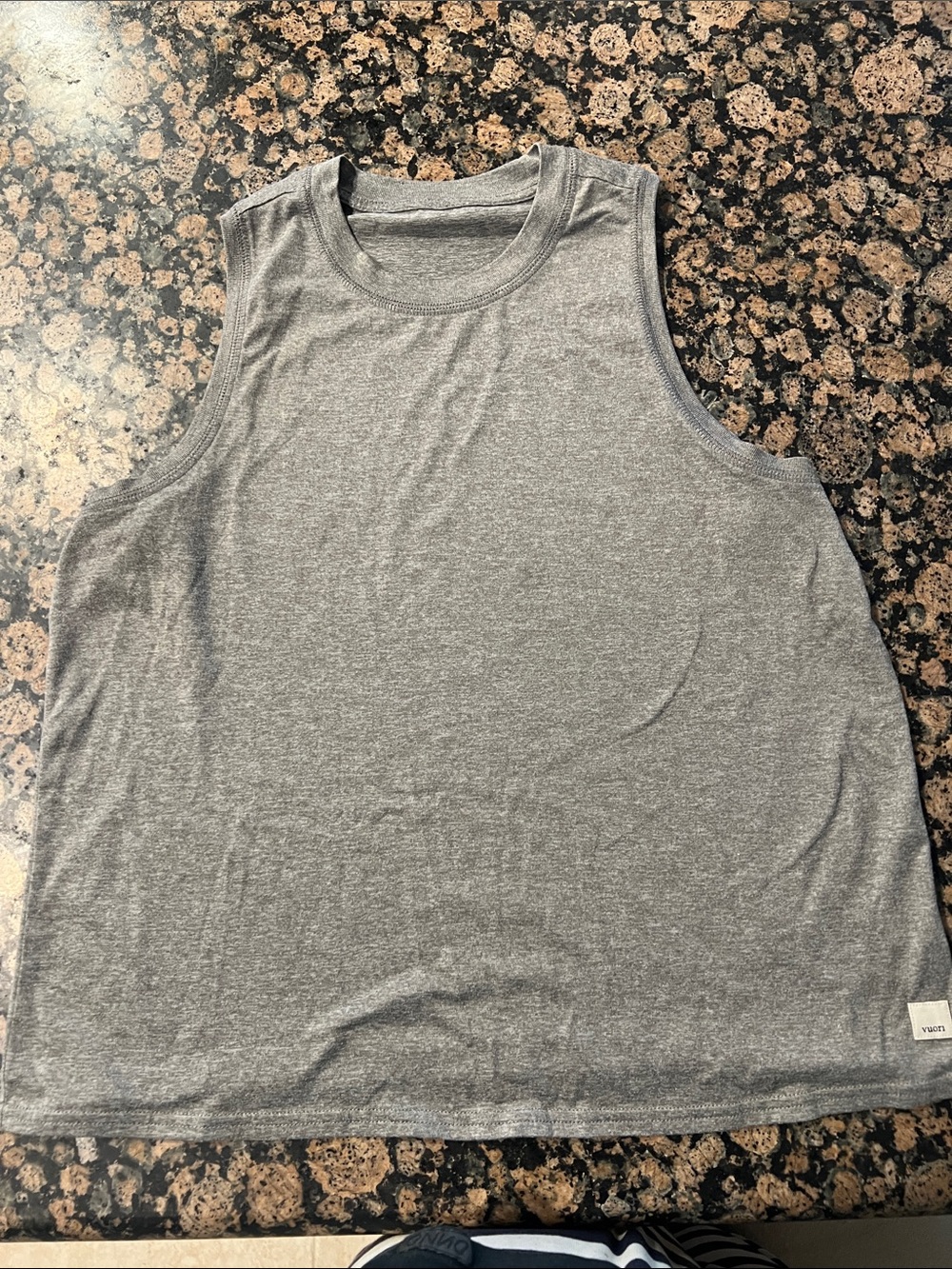 Vuori womend Heather Gray Athletic Tank Top